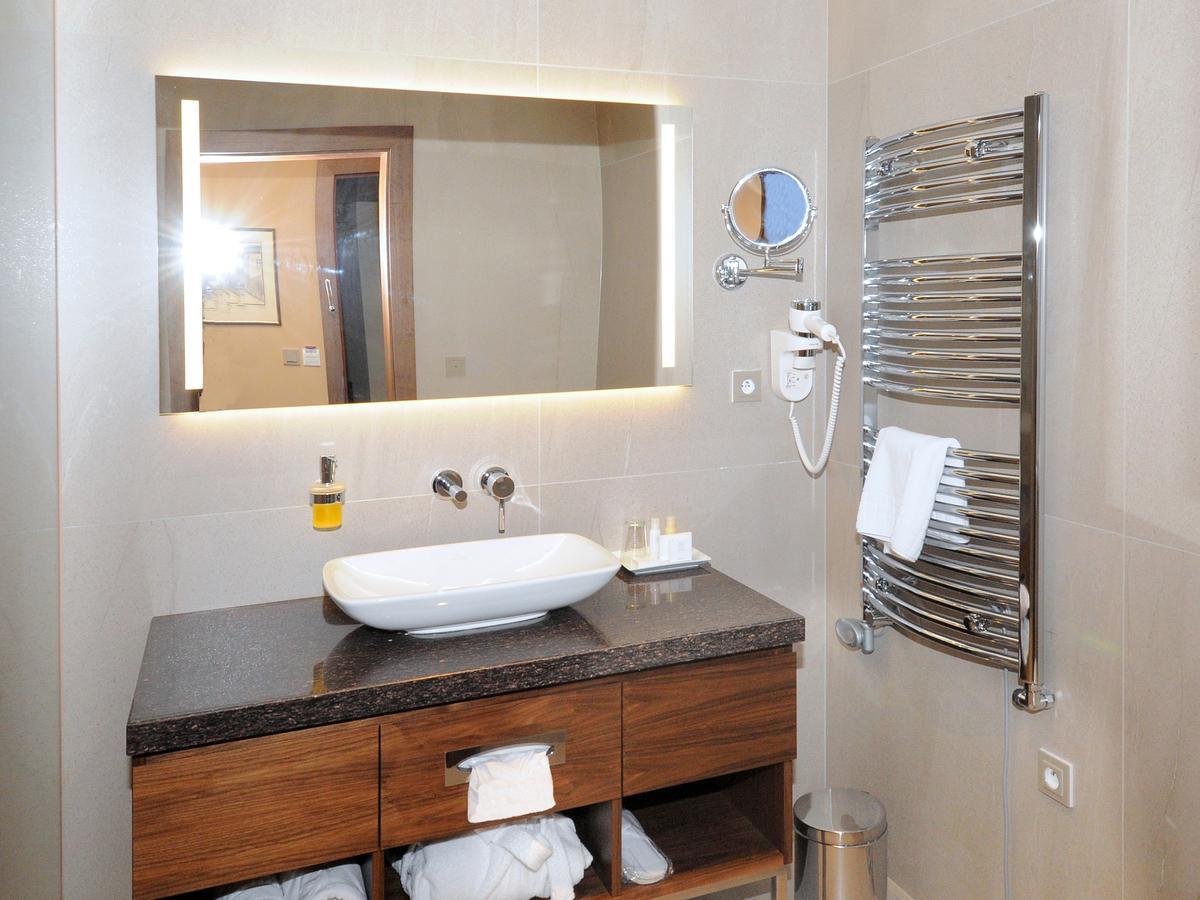 Hotel Kramer Opava Kültér fotó