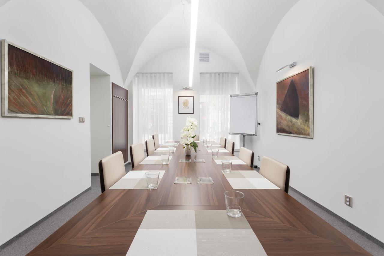 Hotel Kramer Opava Kültér fotó